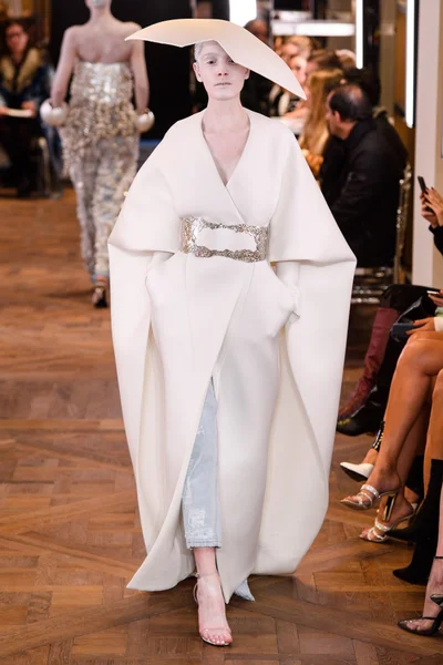 Look 3